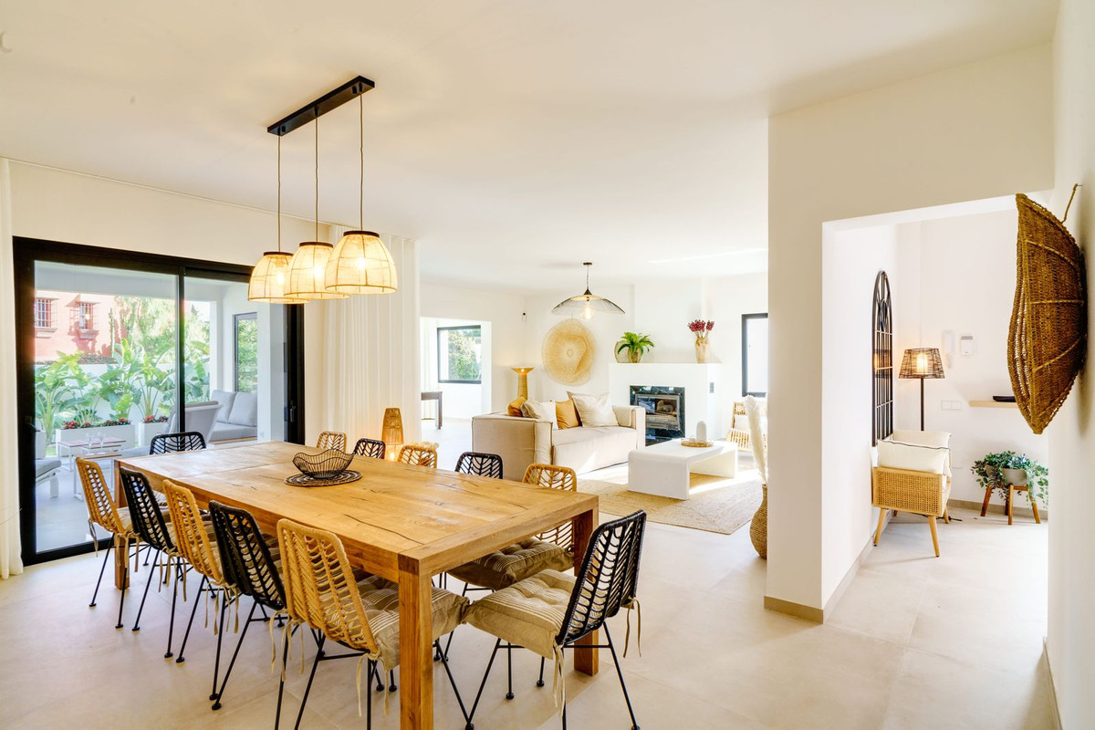 6 Bedroom Villa in Marbella - Photo 33