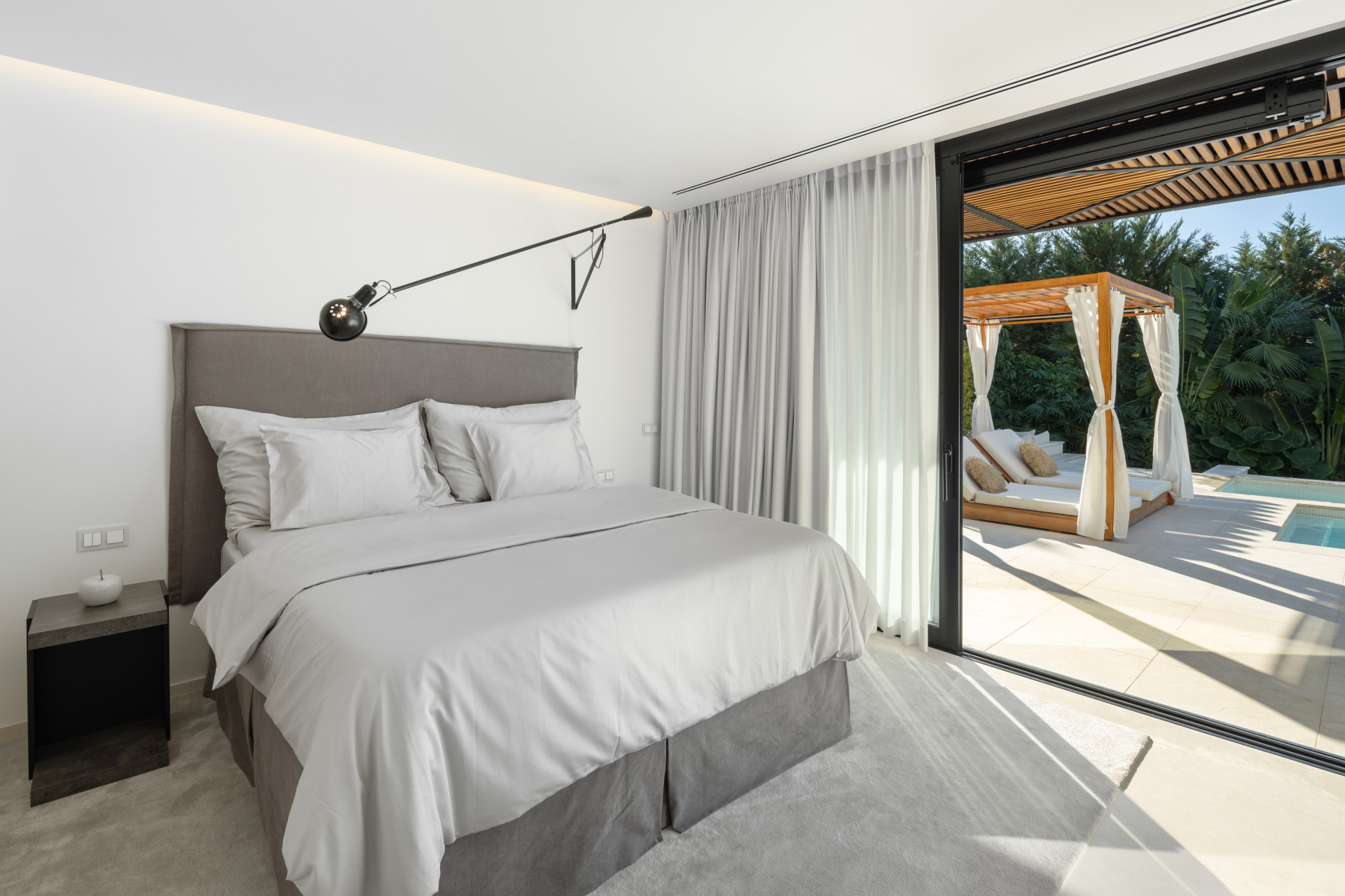 6 Bedroom Villa in Marbella - Photo 12