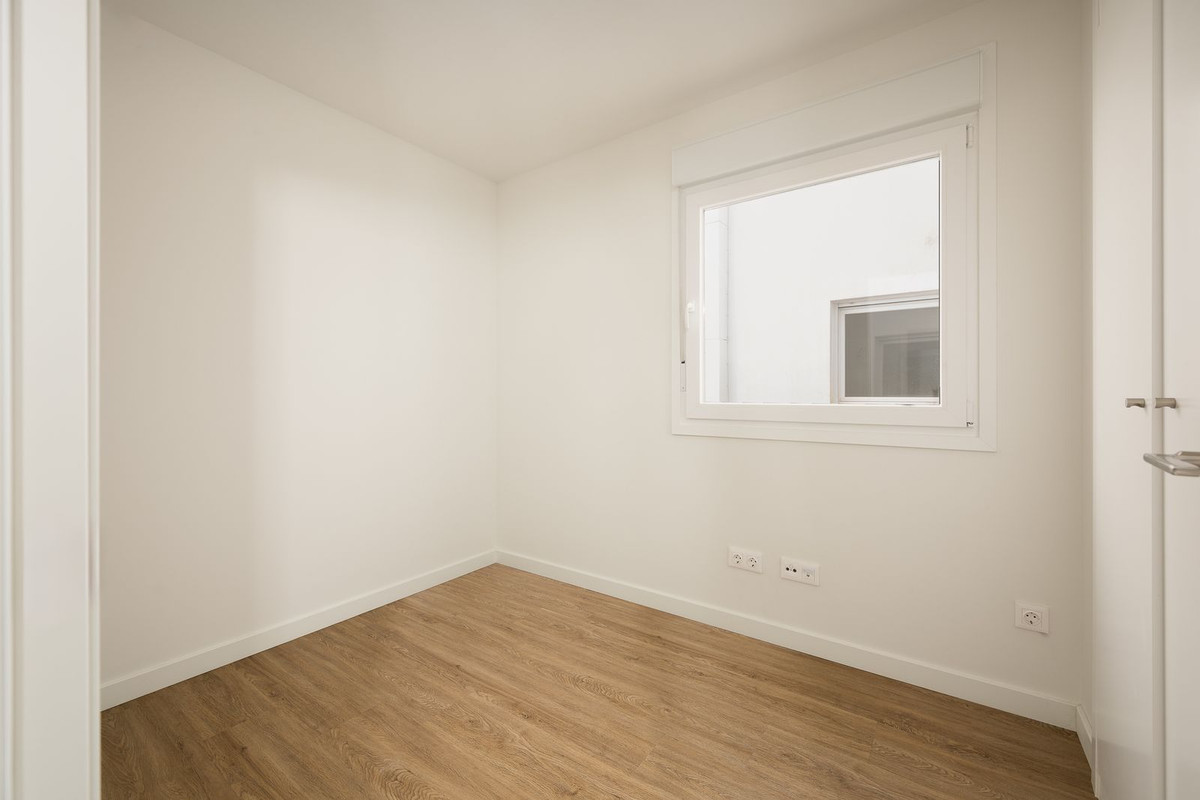 3 Bedroom Penthouse in Fuengirola - Photo 9