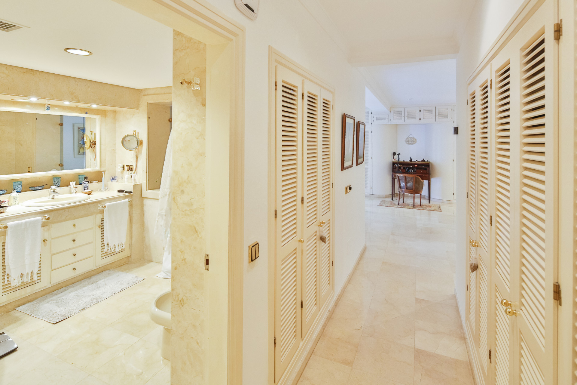 6 Bedroom Villa in Marbella - Photo 28