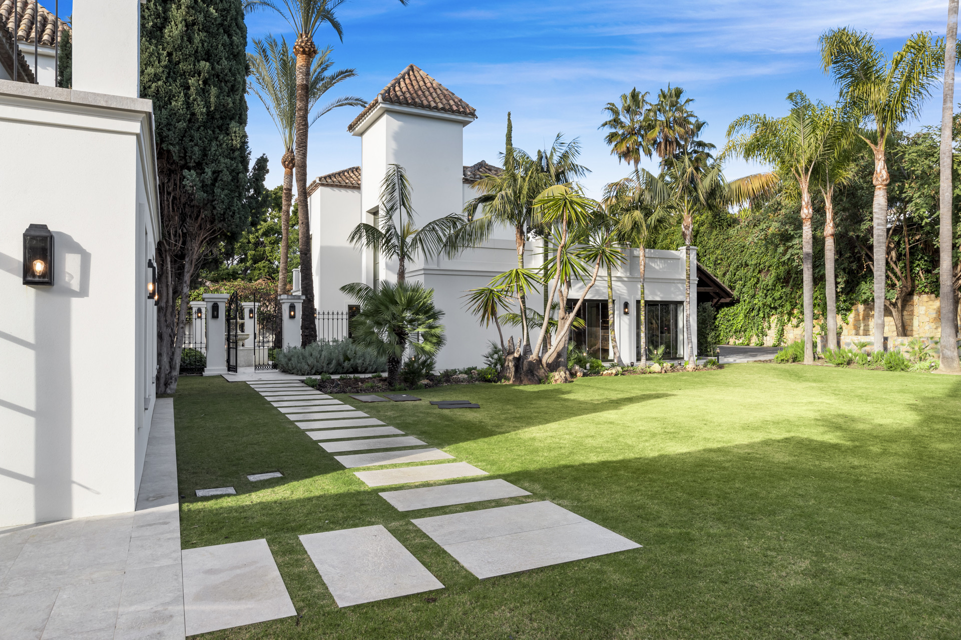 5 Bedroom Villa in Marbella - Photo 41