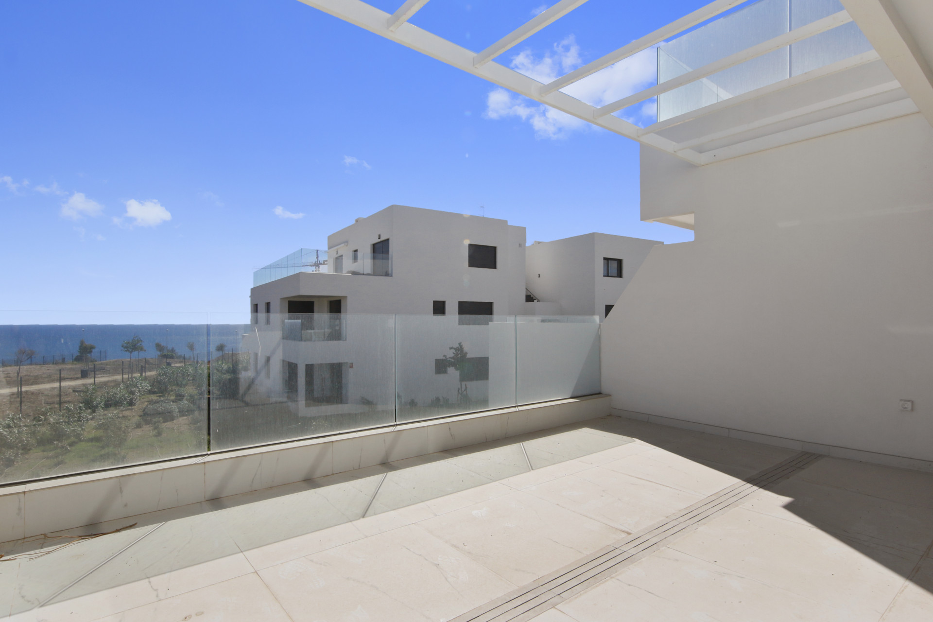 3 Bedroom Apartment in Estepona - Photo 14