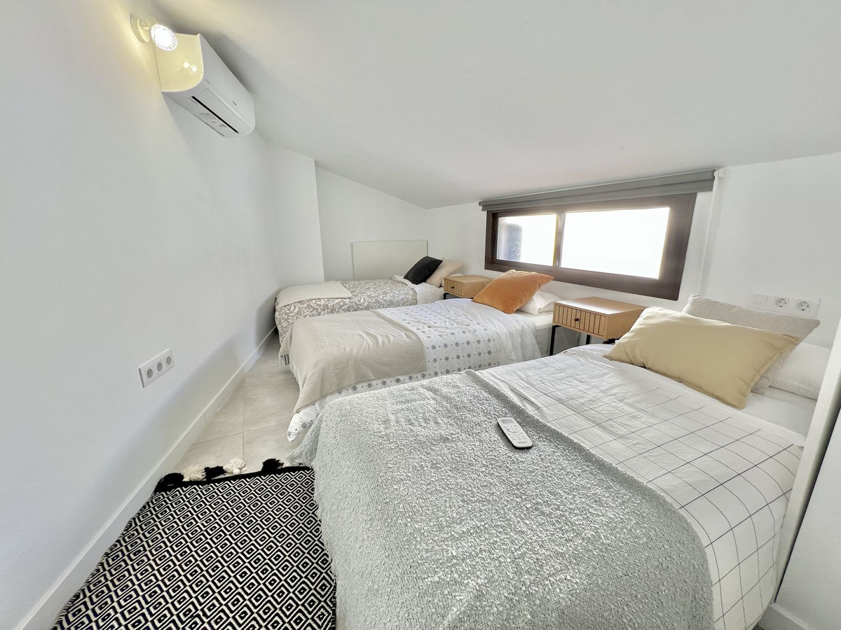 15 Bedroom Apartment in Málaga - Photo 13