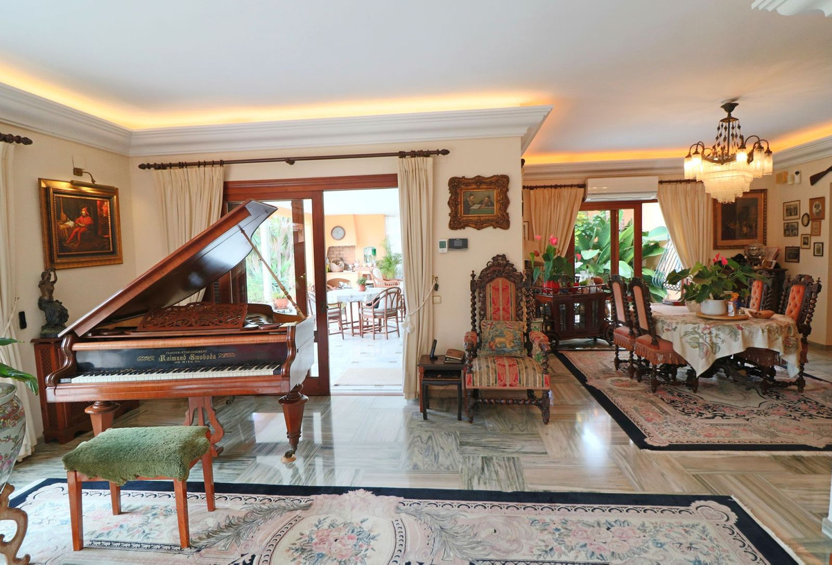 6 Bedroom Villa in Estepona - Foto 12