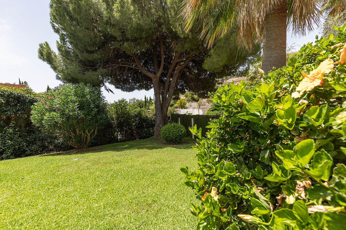 4 Bedroom Villa in Marbella - Photo 16