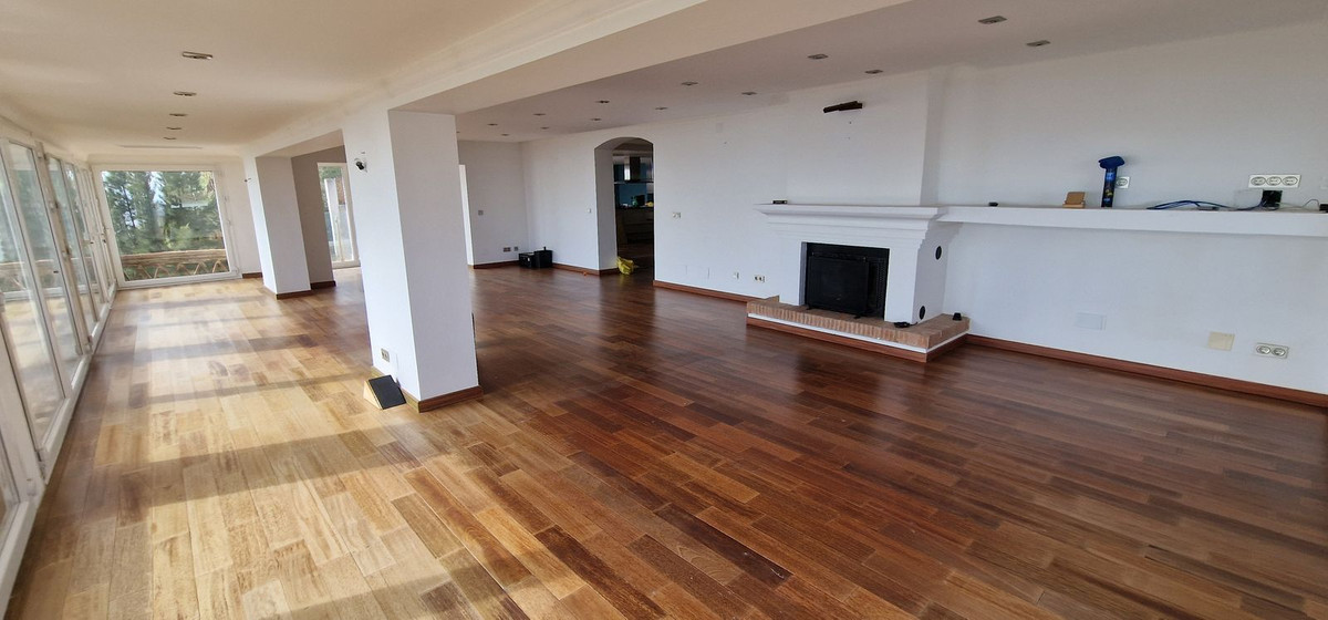 5 Bedroom Villa in Manilva - Photo 5