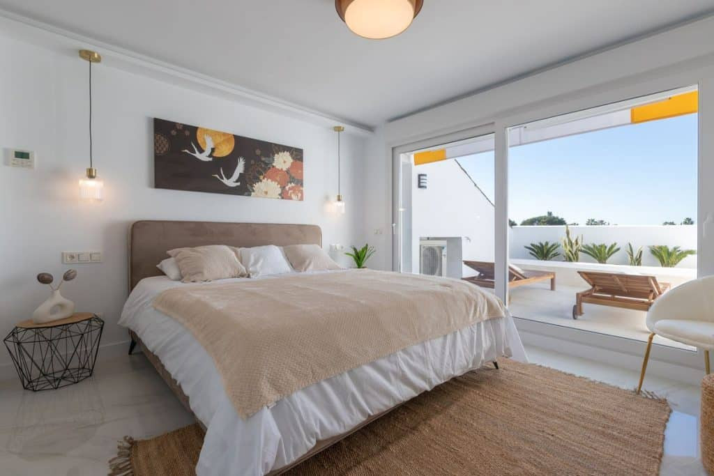 4-bed property for rent in Guadalmina Baja