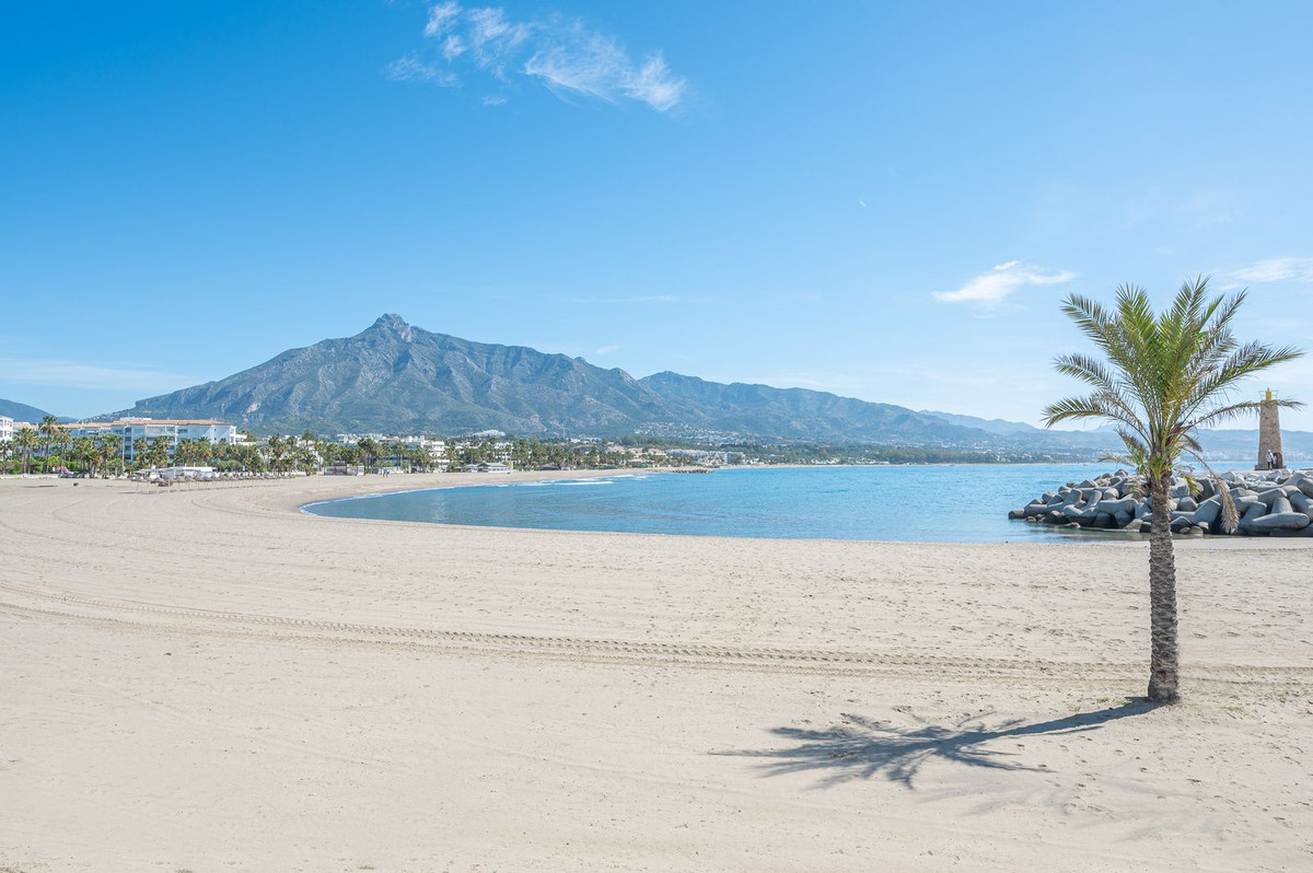 4 Bedroom Townhouse in Marbella - Photo 42
