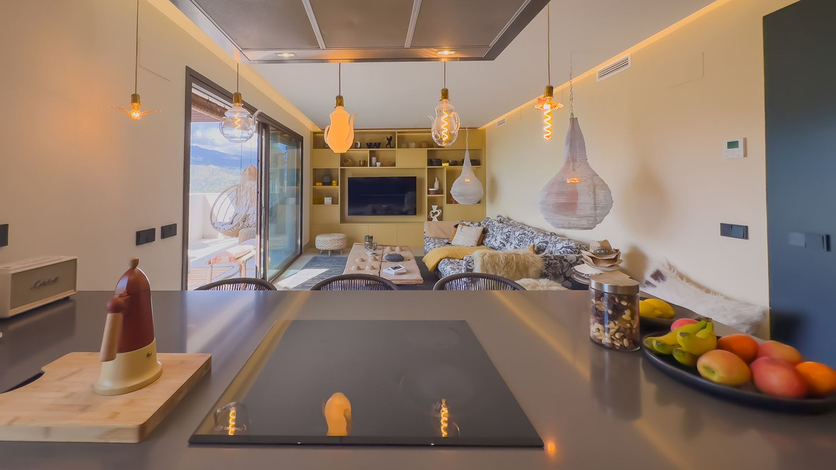3 Bedroom Penthouse in Istán - Photo 63