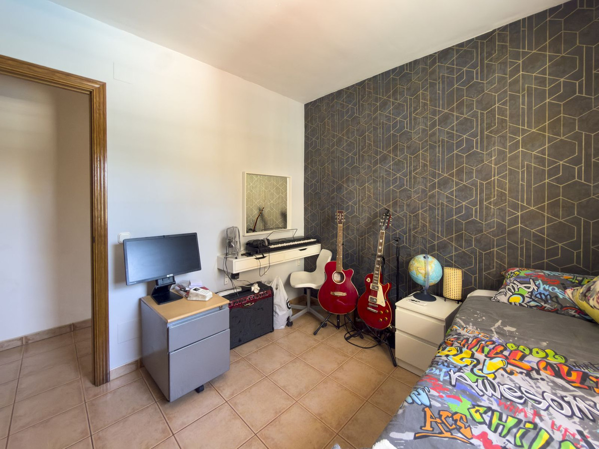 5 Bedroom Villa in Coín - Photo 43