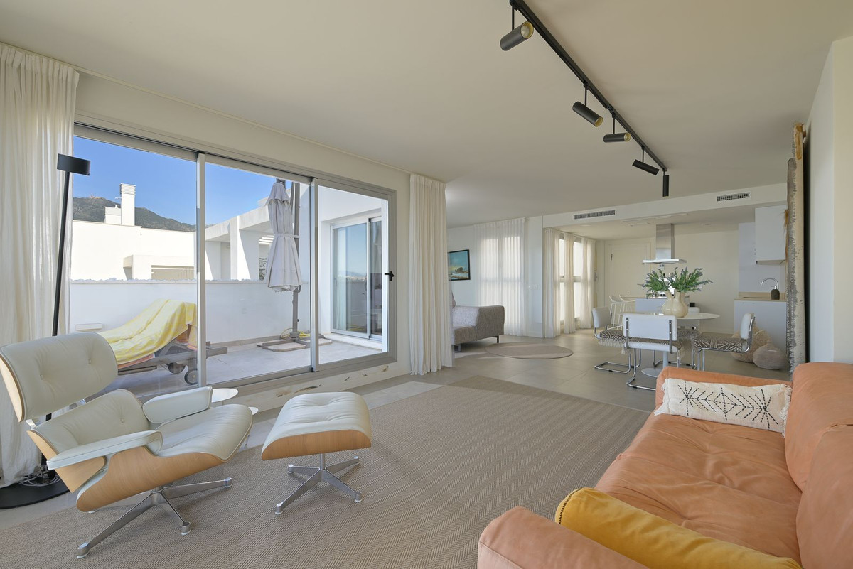 3 Bedroom Penthouse in Benalmádena - Photo 9