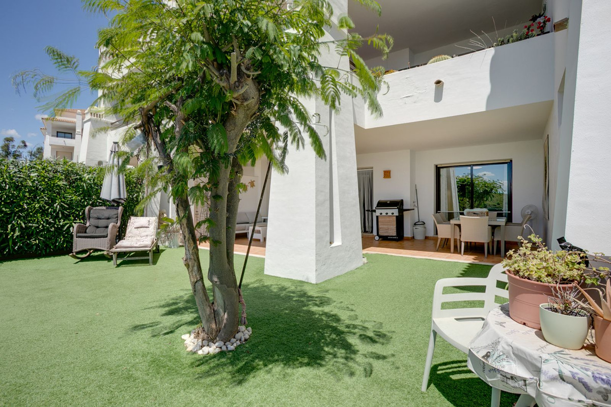 2 Bedroom Apartment in Casares - Photo 8
