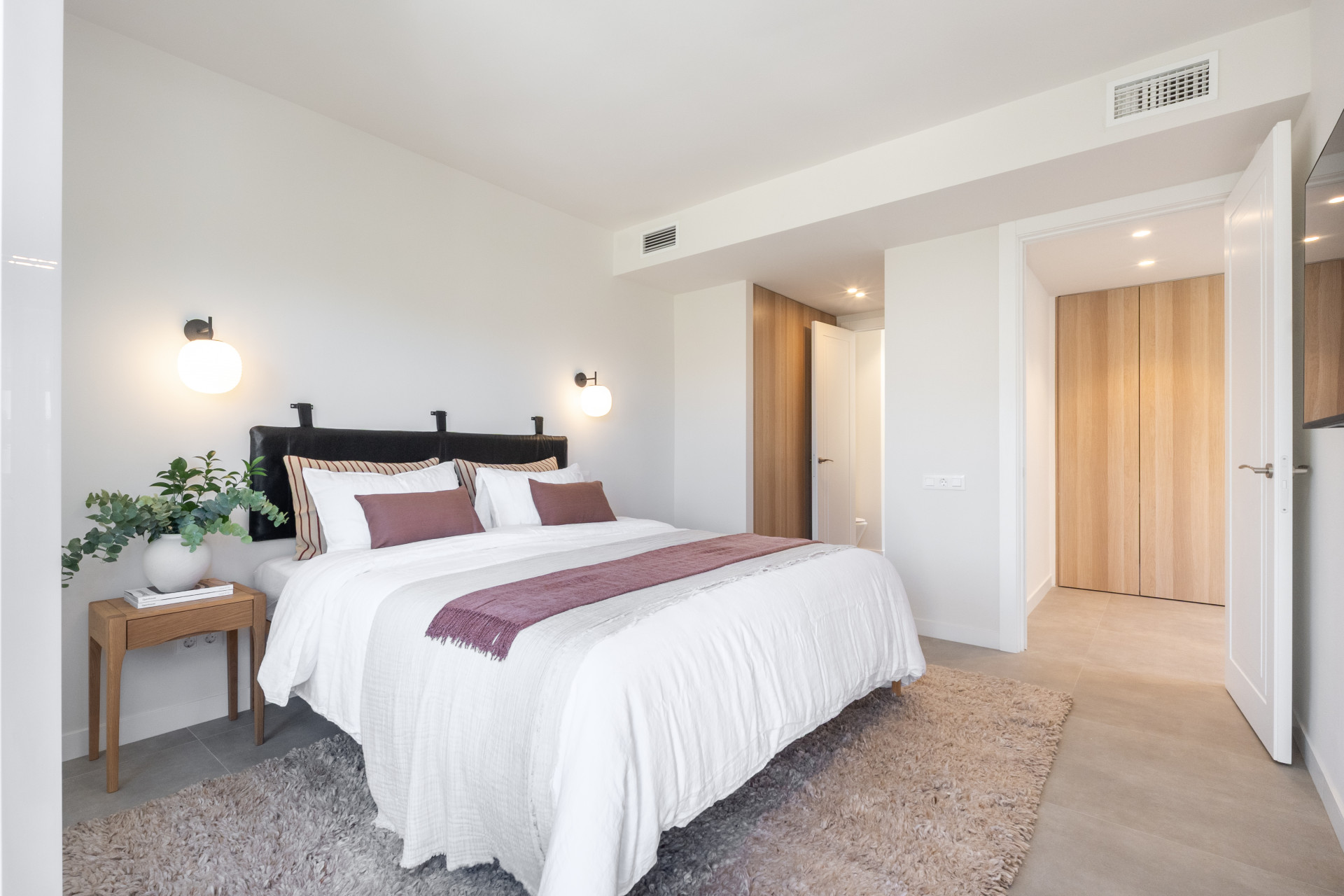 3 Bedroom Townhouse in Benahavís - Photo 8