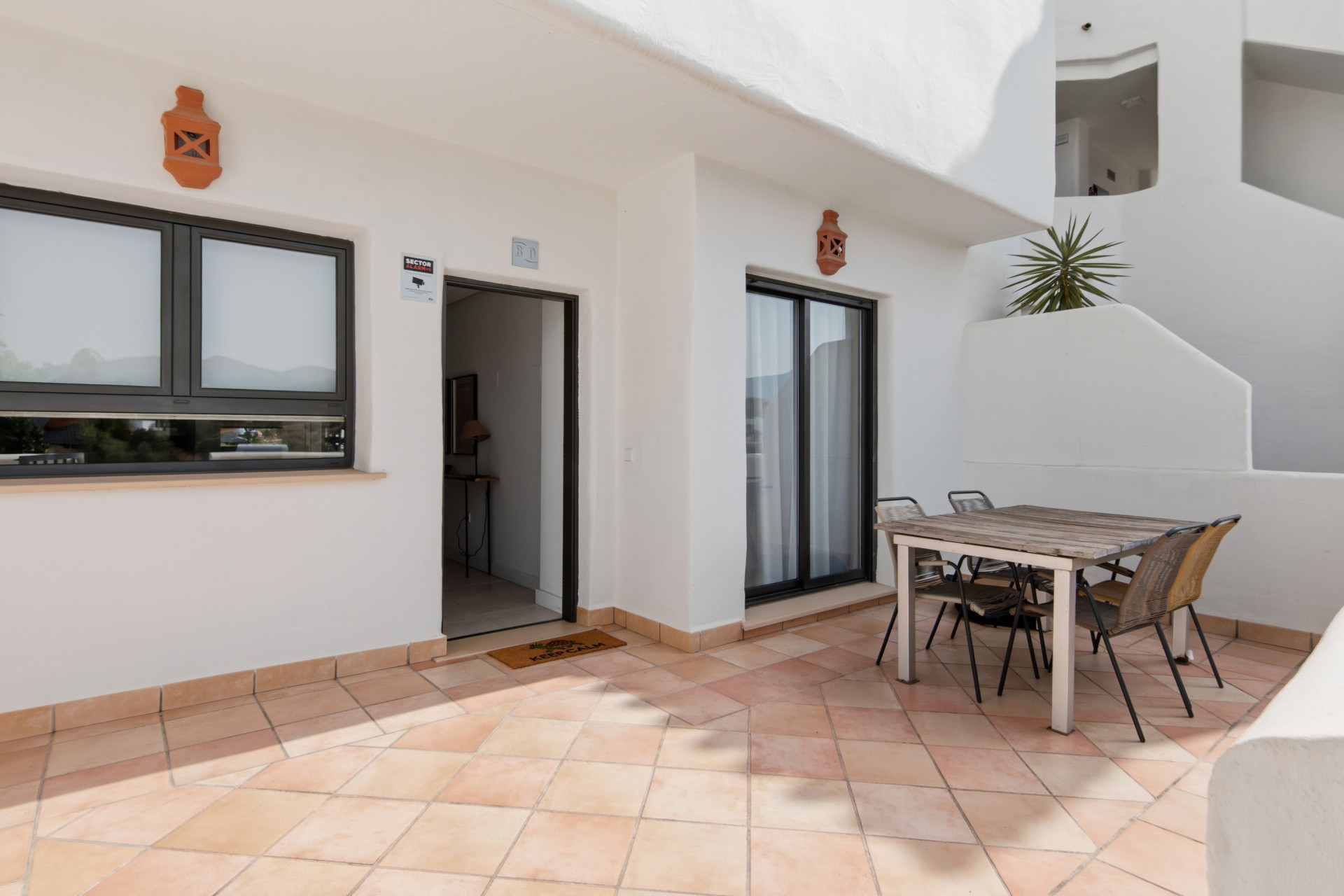 2 Bedroom Apartment in Estepona - Photo 5