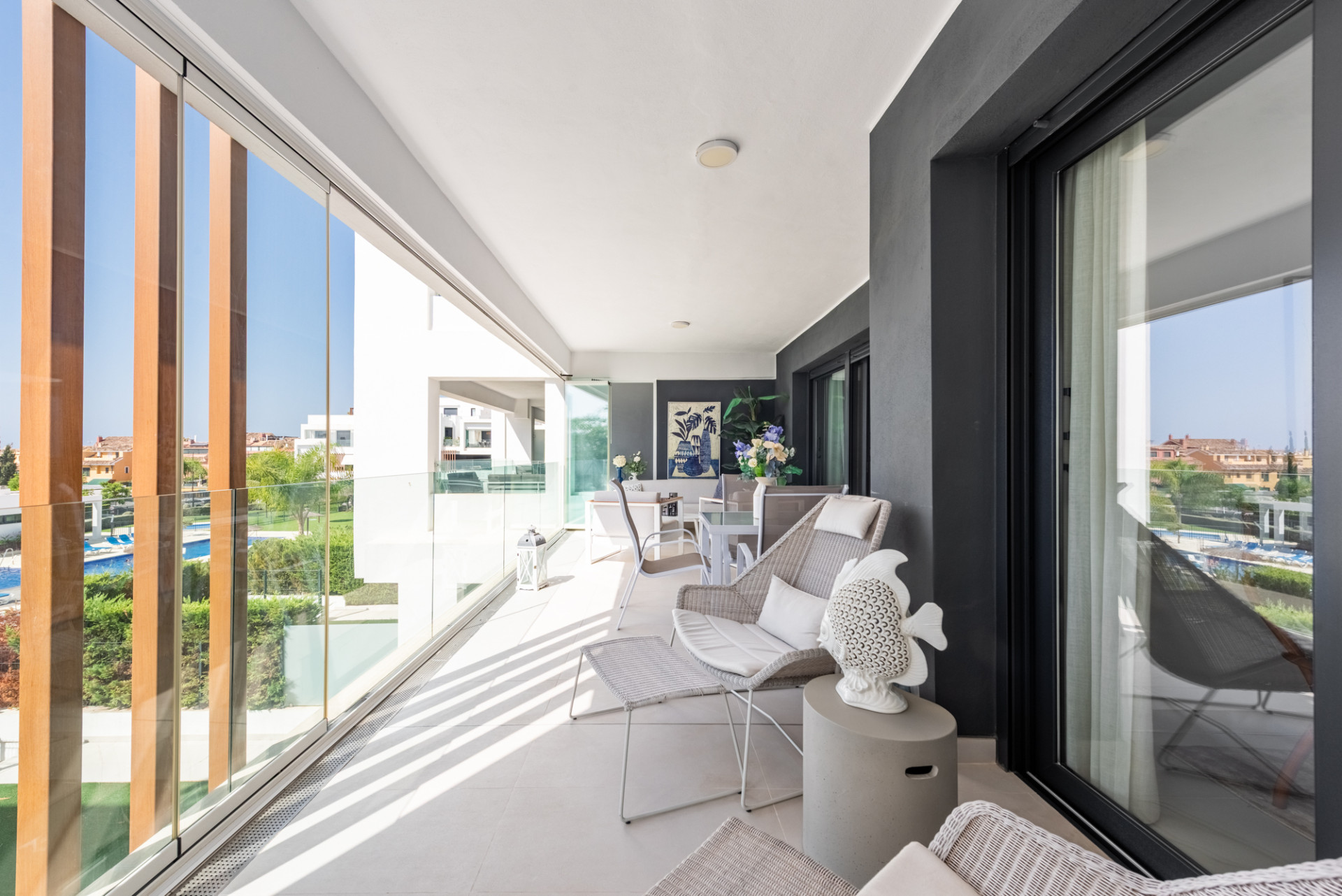 3 Bedroom Apartment in Estepona - Photo 9