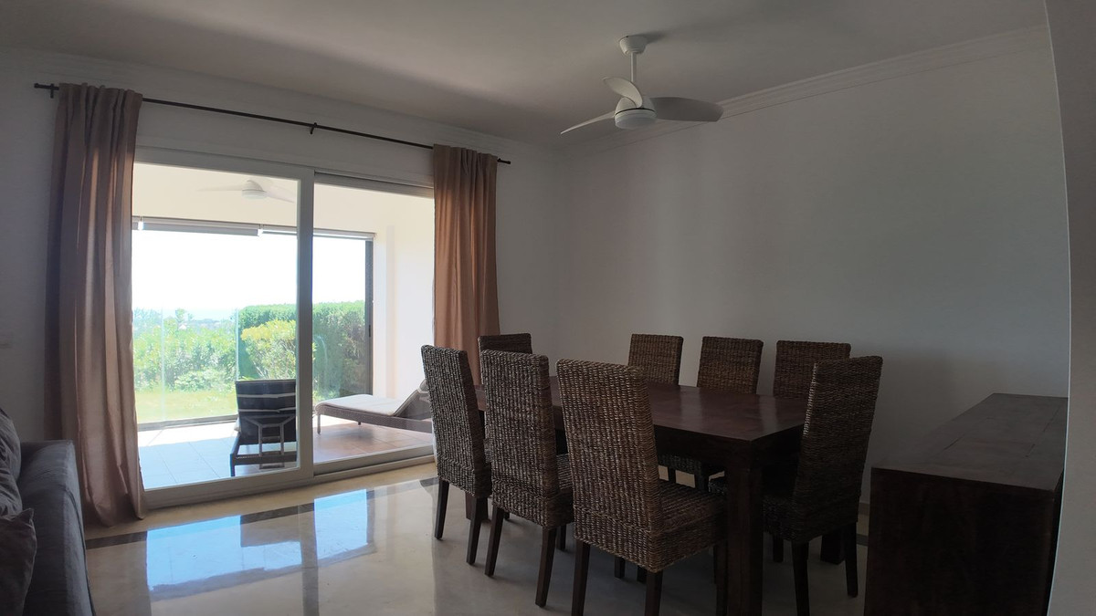 4 Bedroom Townhouse in Benahavís - Photo 21