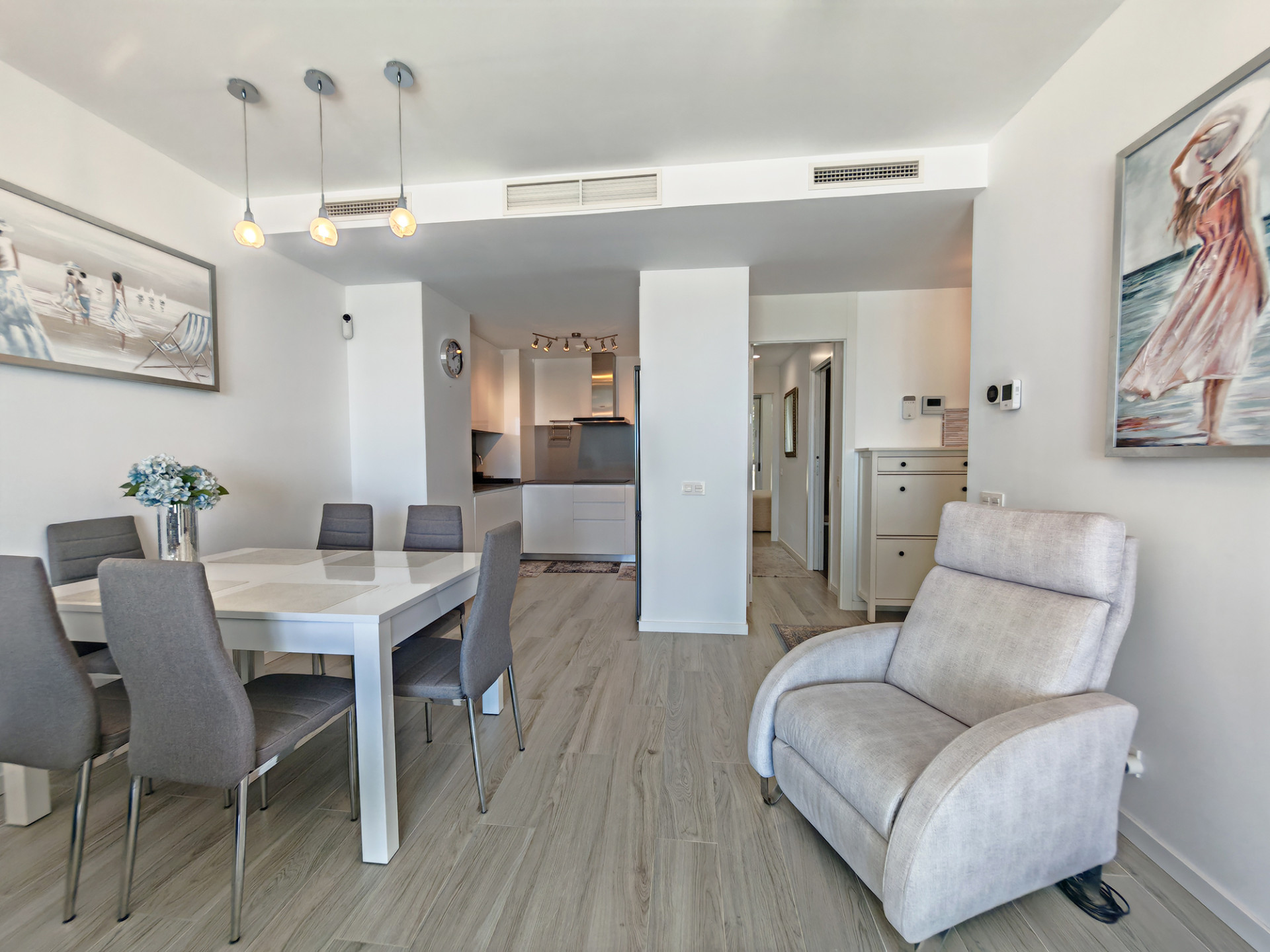 3 Bedroom Apartment in Estepona - Photo 4