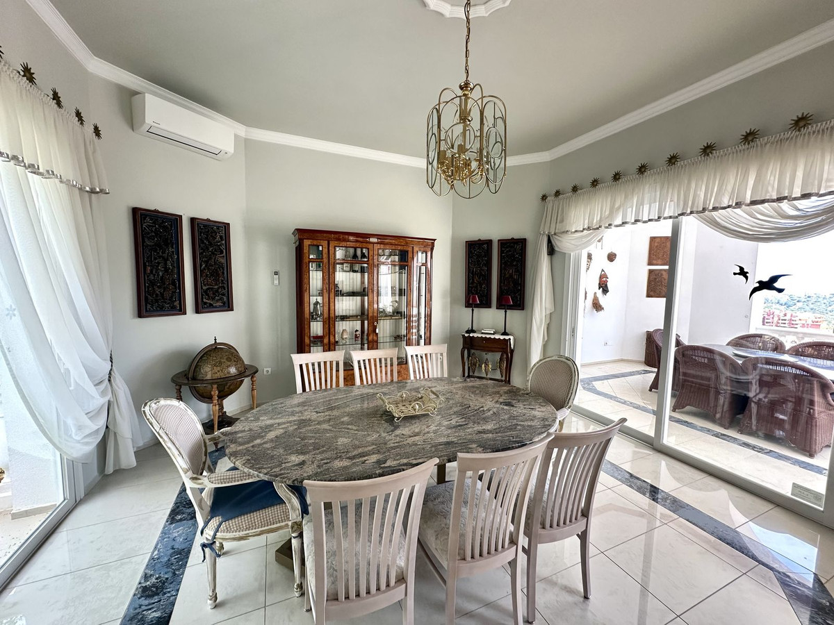 6 Bedroom Villa in Marbella - Фото 14