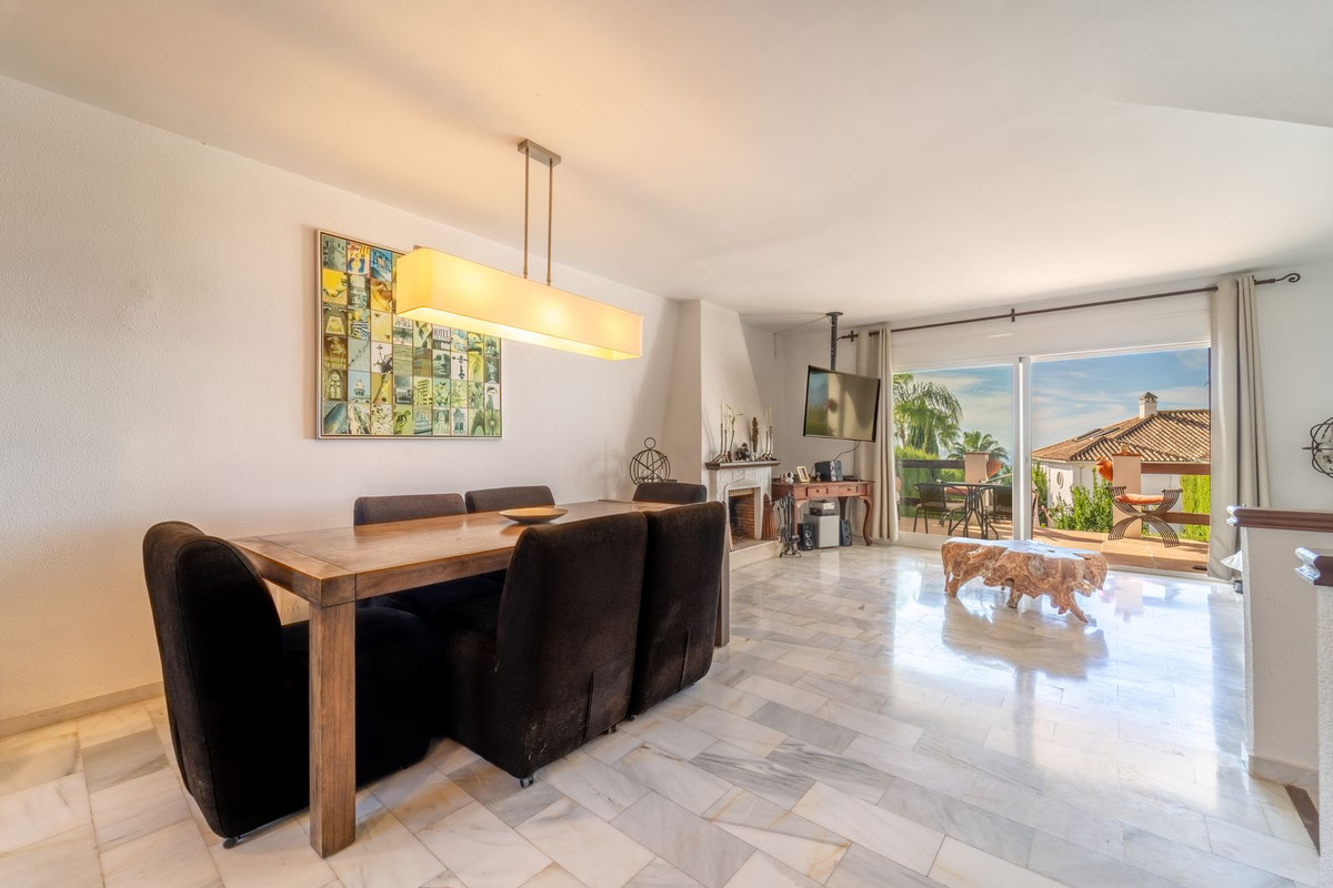 3 Bedroom Townhouse in Marbella - Photo 4