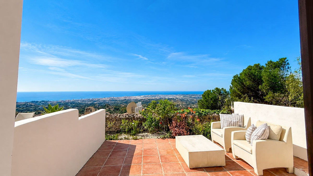 2 Bedroom Townhouse in Mijas - Photo 2