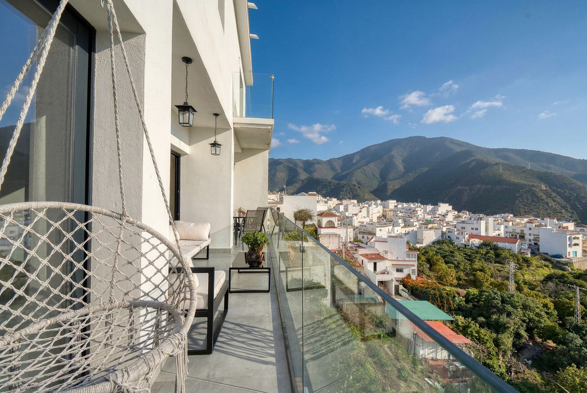 4 Bedroom Villa in Istán - Photo 48