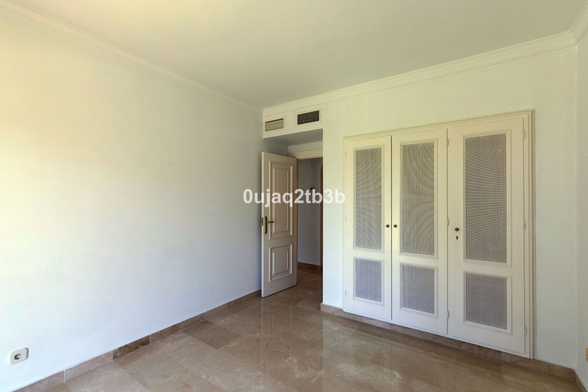 3 Bedroom Townhouse in Marbella - Photo 16