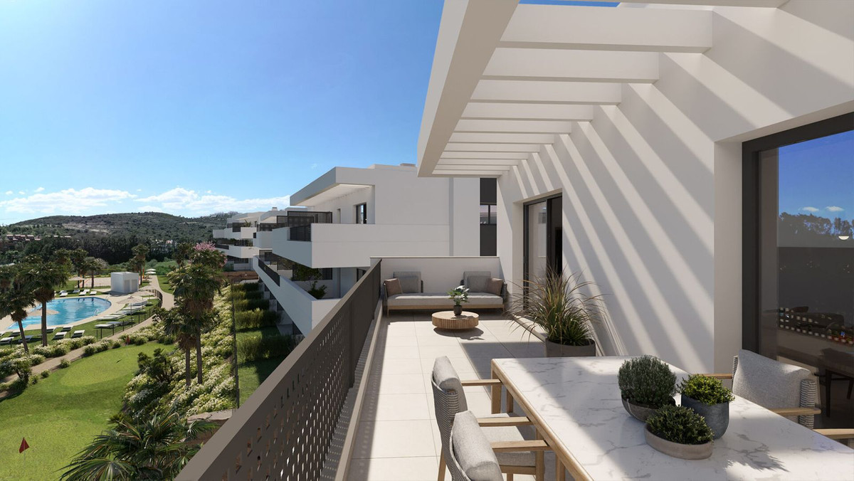 2 Bedroom Penthouse in Estepona - Photo 5