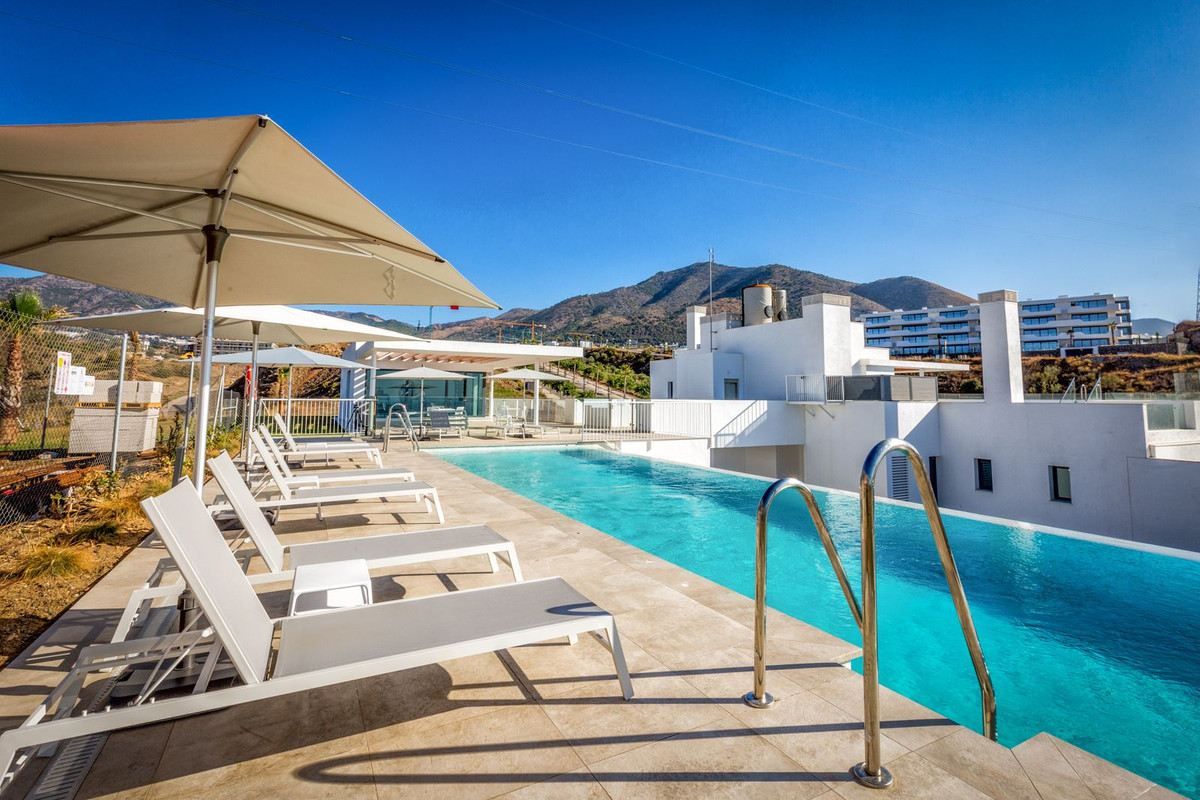 2 Bedroom Apartment in Fuengirola - Photo 6