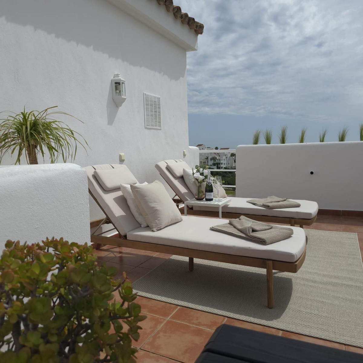 2 Bedroom Apartment in Estepona - Foto 2