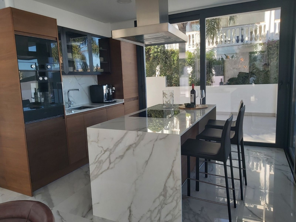 3 Bedroom Villa in Estepona - Photo 4