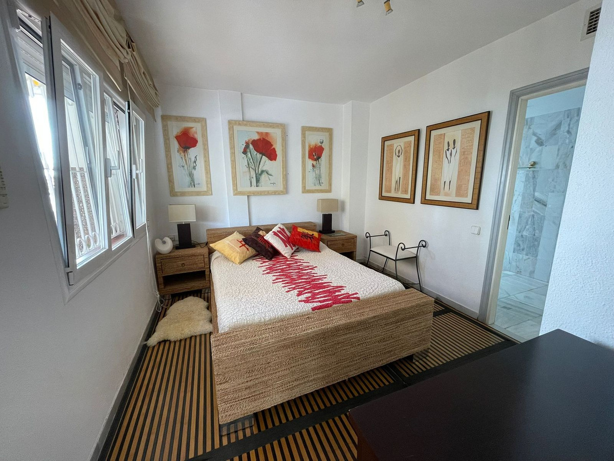 5 Bedroom Apartment in Marbella - Photo 8