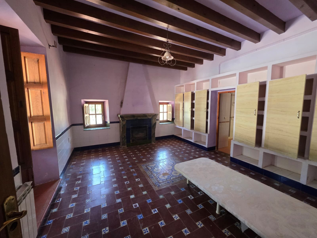 8 Bedroom Country house in Antequera - Photo 44