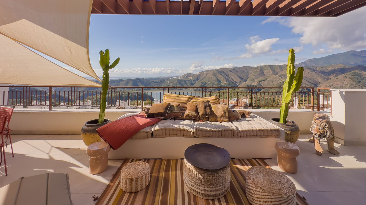 3 Bedroom Penthouse in Istán - Photo 26