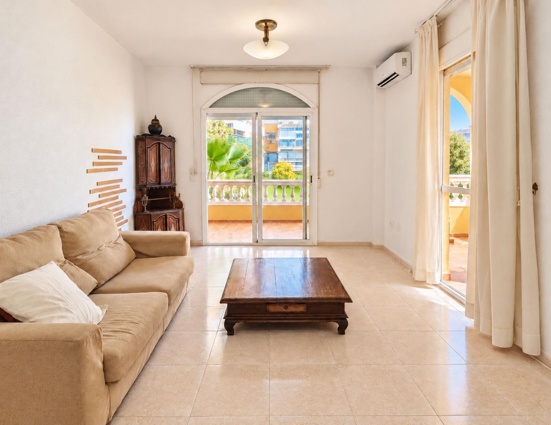 2 Bedroom Apartment in Benalmádena - Photo 12
