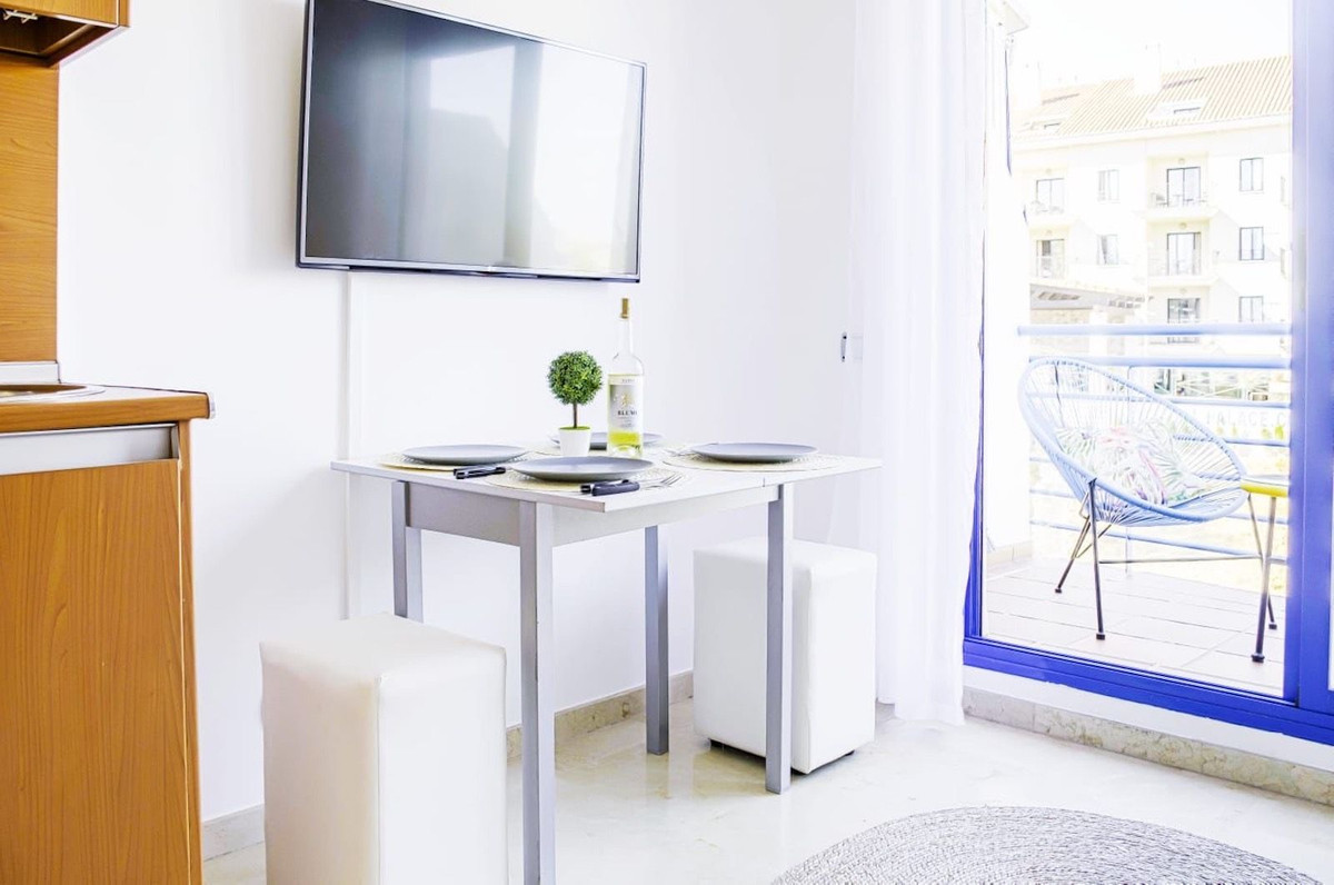 1 Bedroom Penthouse in Benalmádena - Photo 12