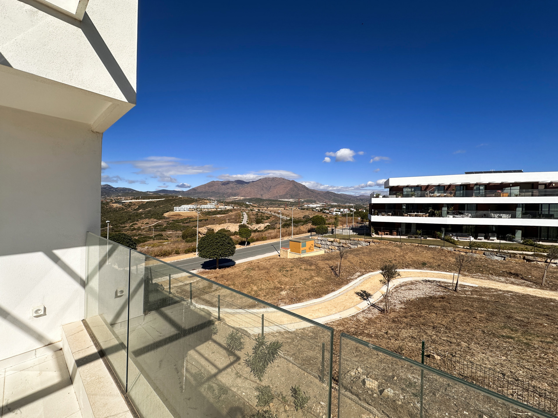 3 Bedroom Apartment in Estepona - Photo 13