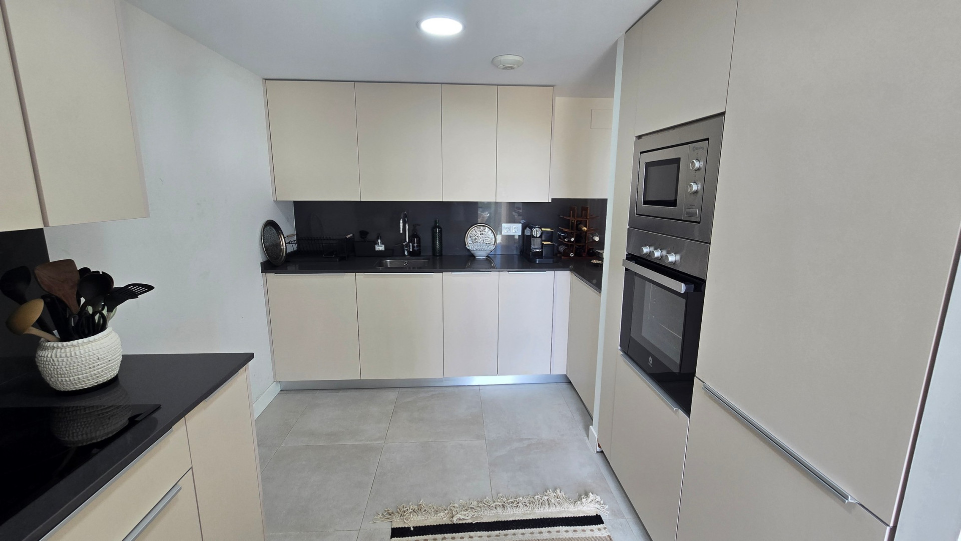 2 Bedroom Apartment in Benalmádena - Photo 21