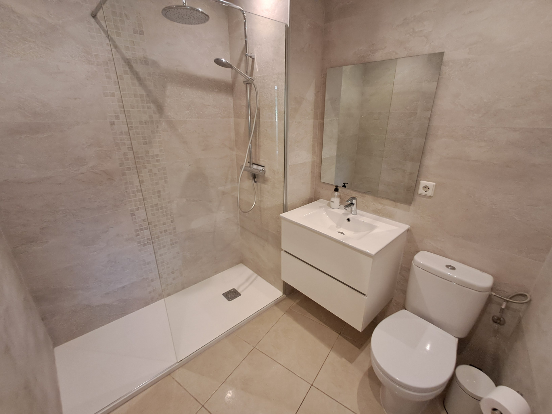 2 Bedroom Apartment in Marbella - Photo 12
