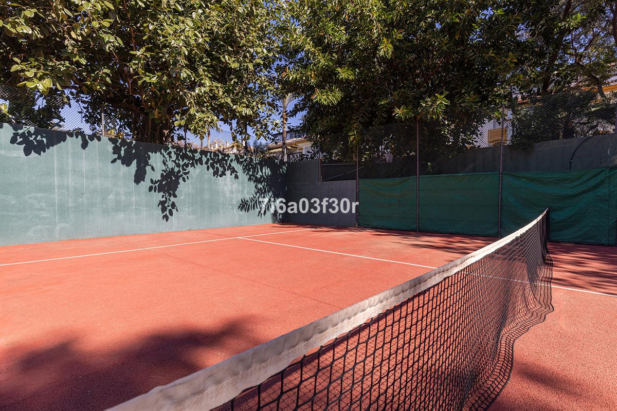 2 Bedroom Apartment in Marbella - Photo 43