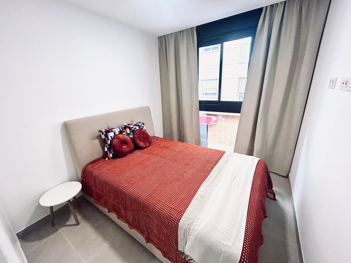 2 Bedroom Apartment in Estepona - Foto 12