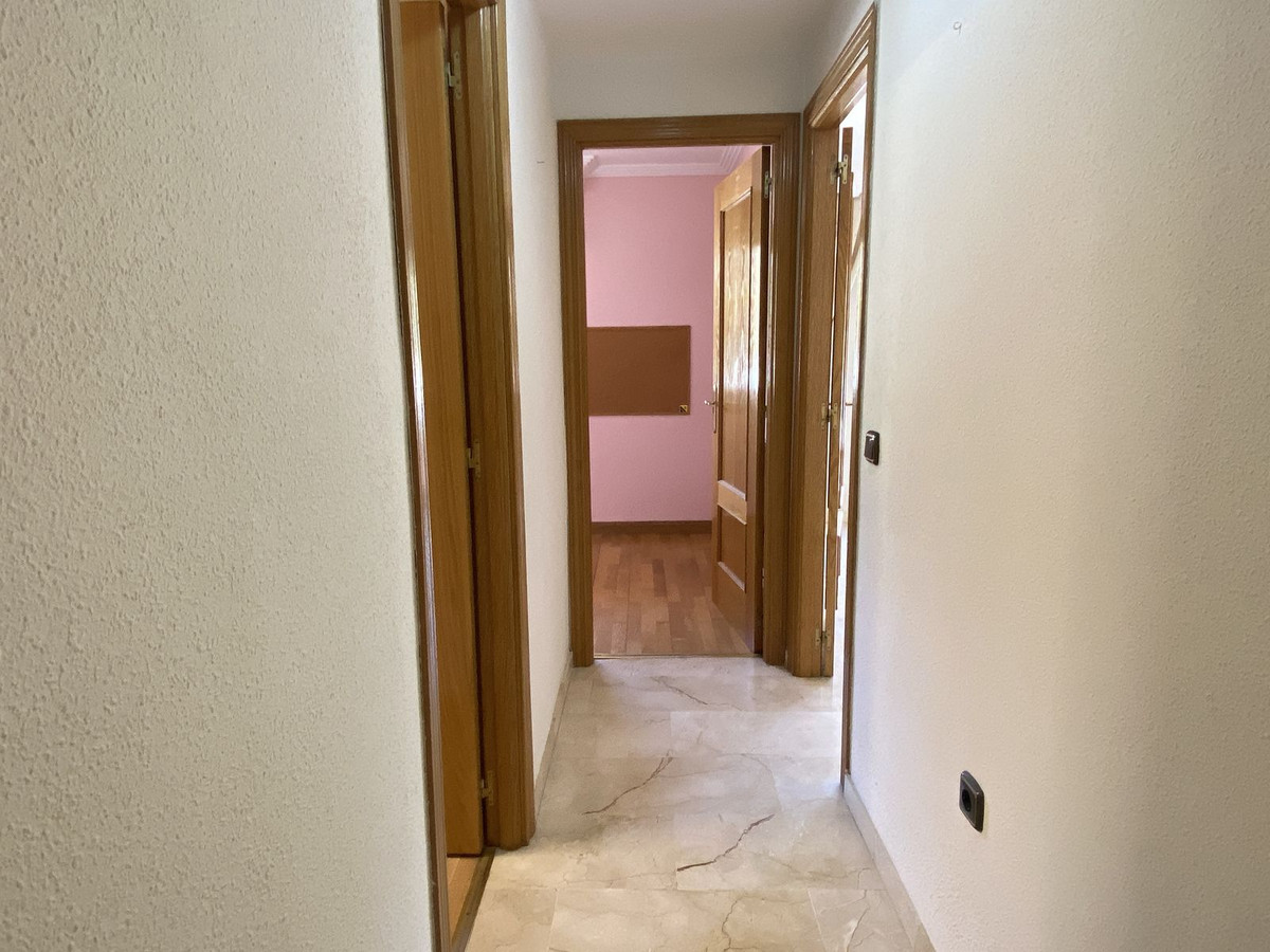 3 Bedroom Apartment in Benahavís - Foto 22