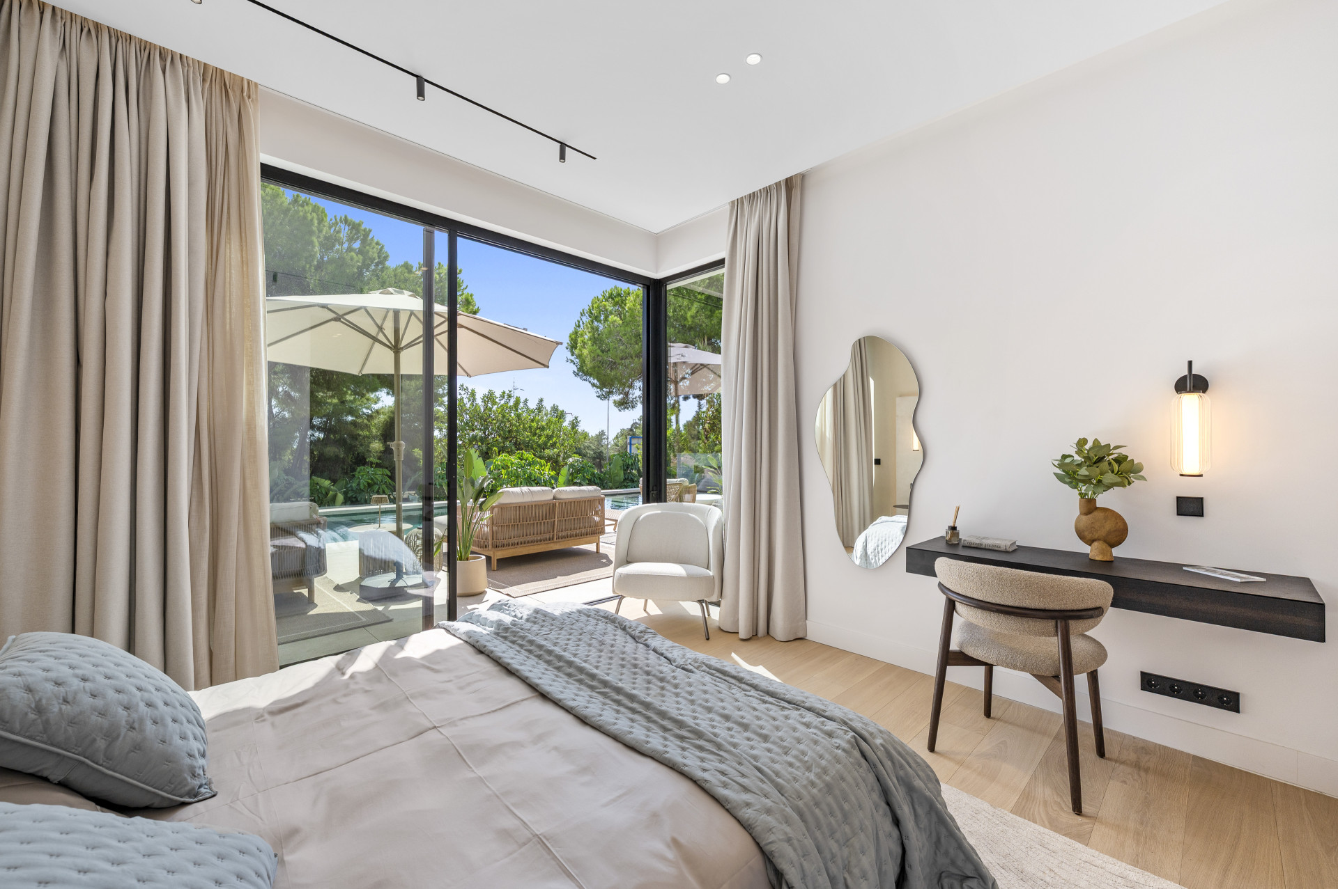 6 Bedroom Villa in Marbella - Photo 4