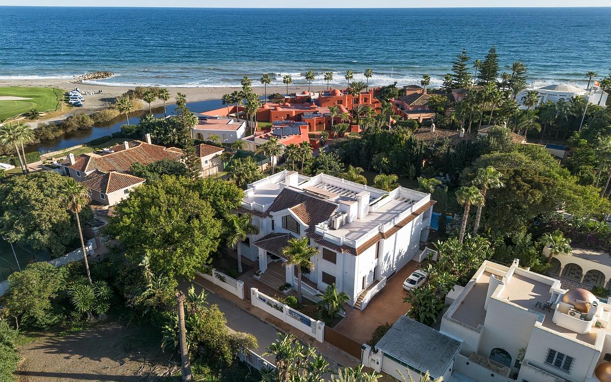 7 Bedroom Villa in Estepona - Photo 20