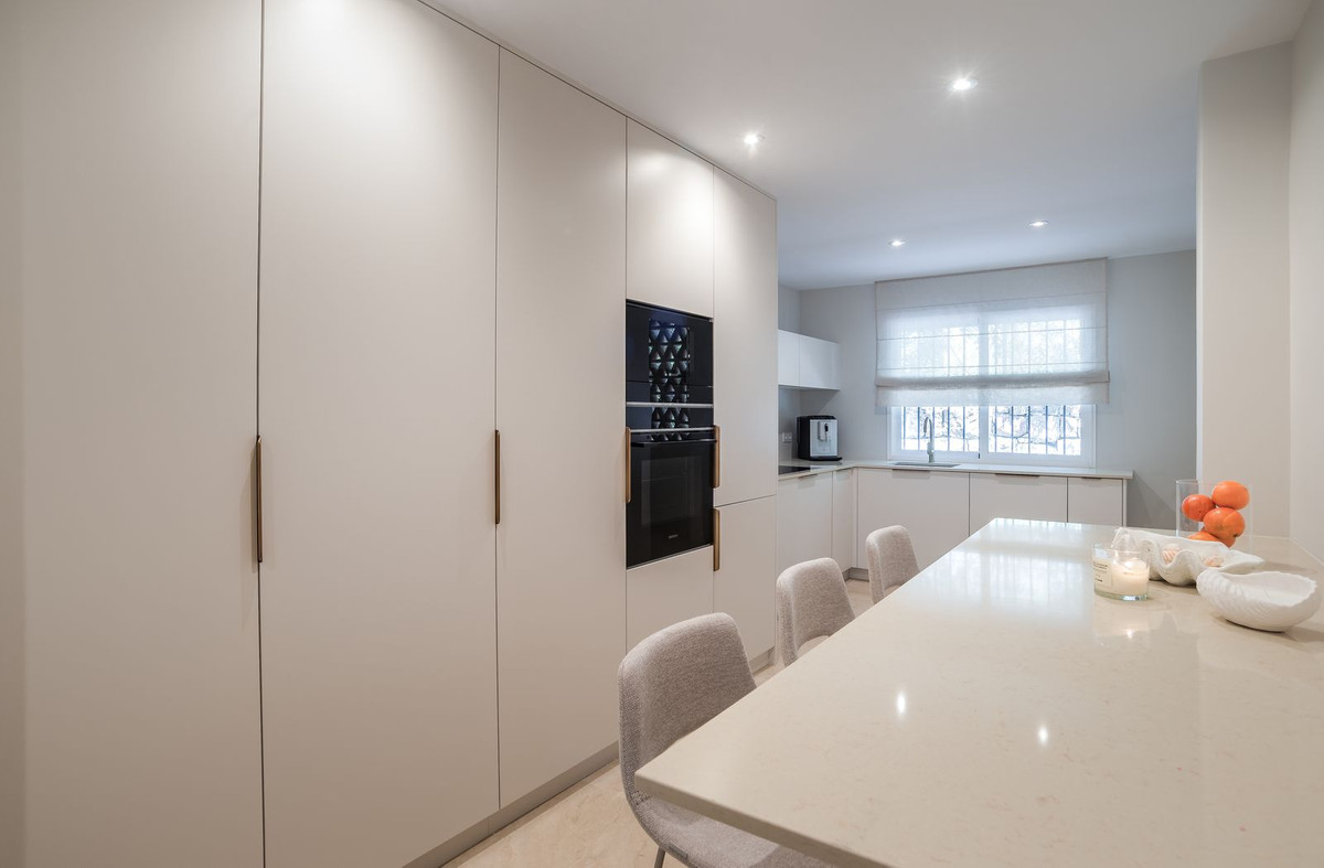 3 Bedroom Apartment in Marbella - Photo 21