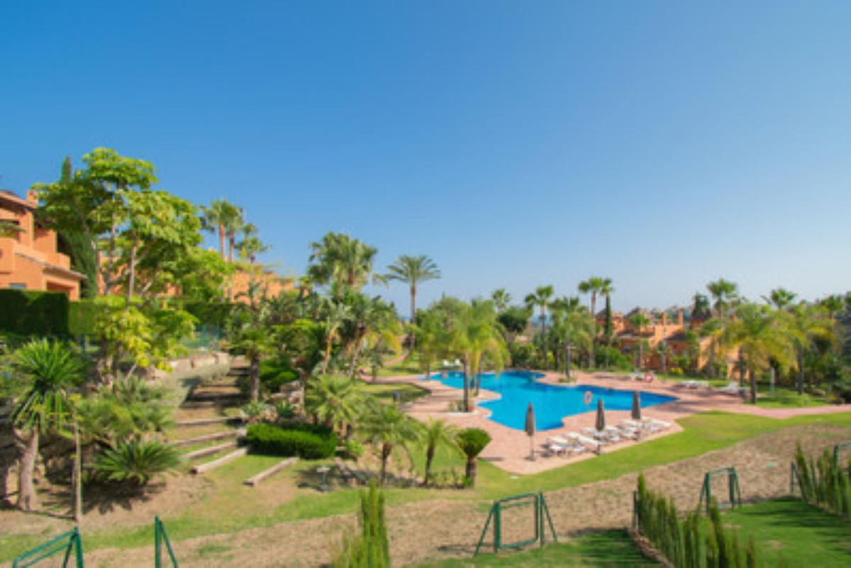 4 Bedroom Villa in Estepona - Photo 16