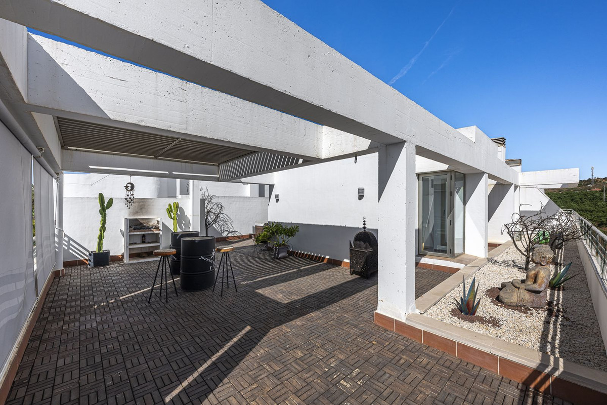 5 Bedroom Penthouse in Mijas - Photo 18