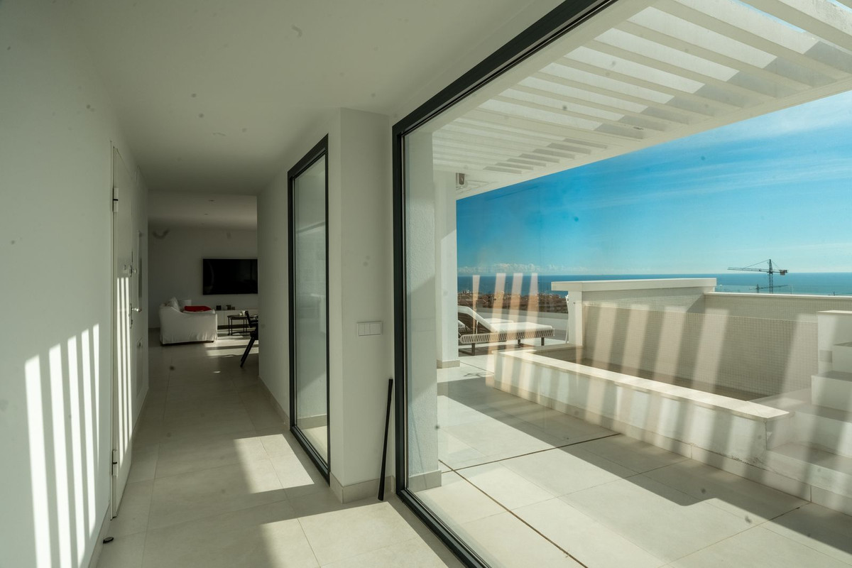 3 Bedroom Penthouse in Fuengirola - Photo 29
