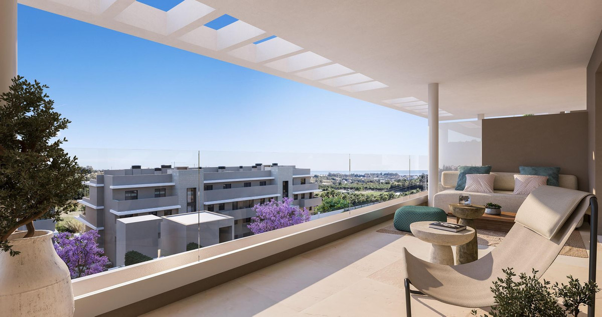 2 Bedroom Apartment in Estepona - Photo 12