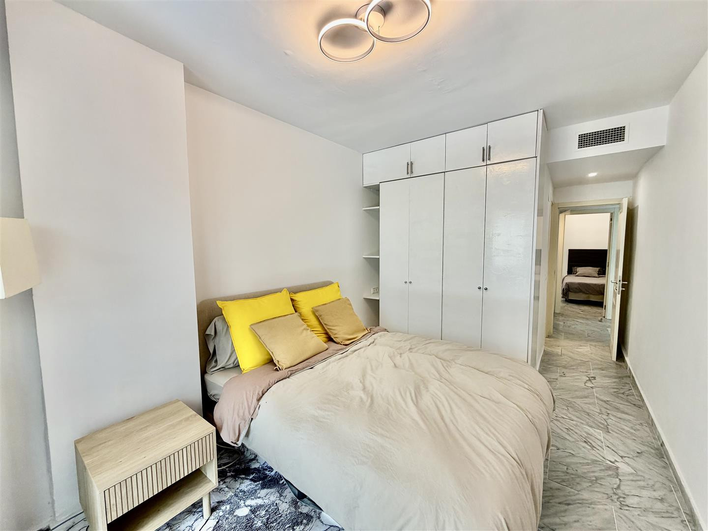 3 Bedroom Apartment in Marbella - Photo 10