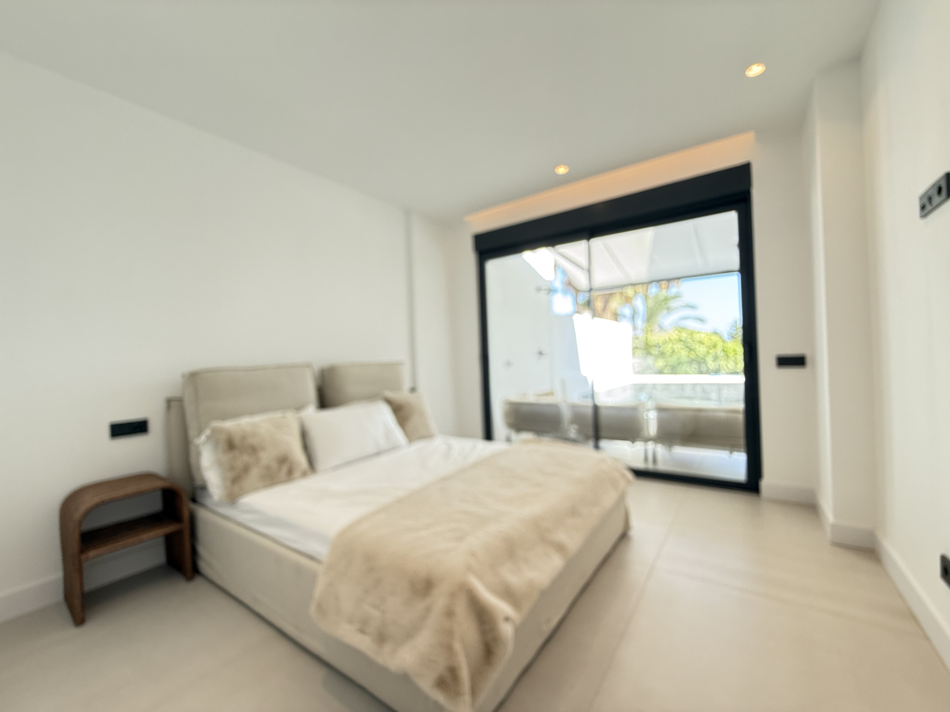 3 Bedroom Penthouse in Estepona - Photo 9